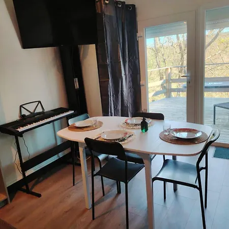 Charmante Petite Maison Terrasse Vue Sur L'allier Casa vacanze *